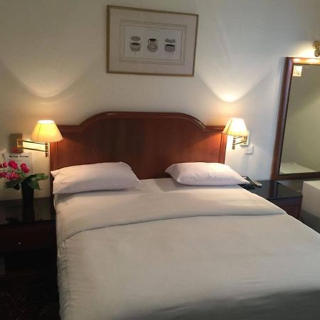 Amber Hotel Katong Singapore Esterno foto