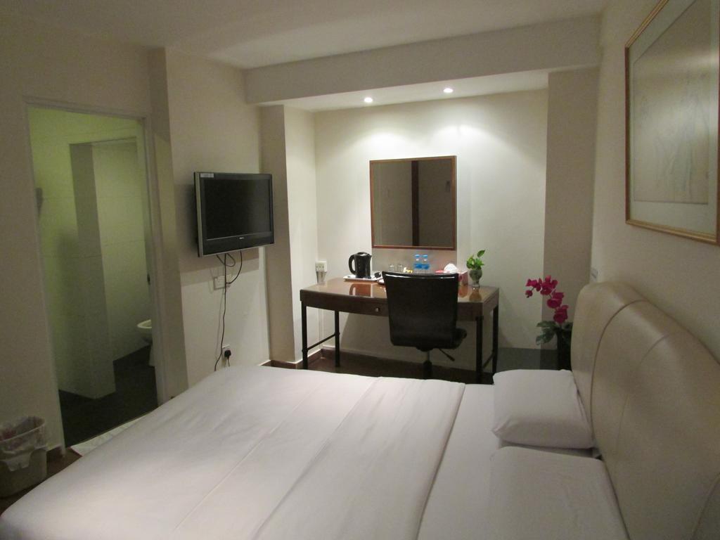 Amber Hotel Katong Singapore Esterno foto